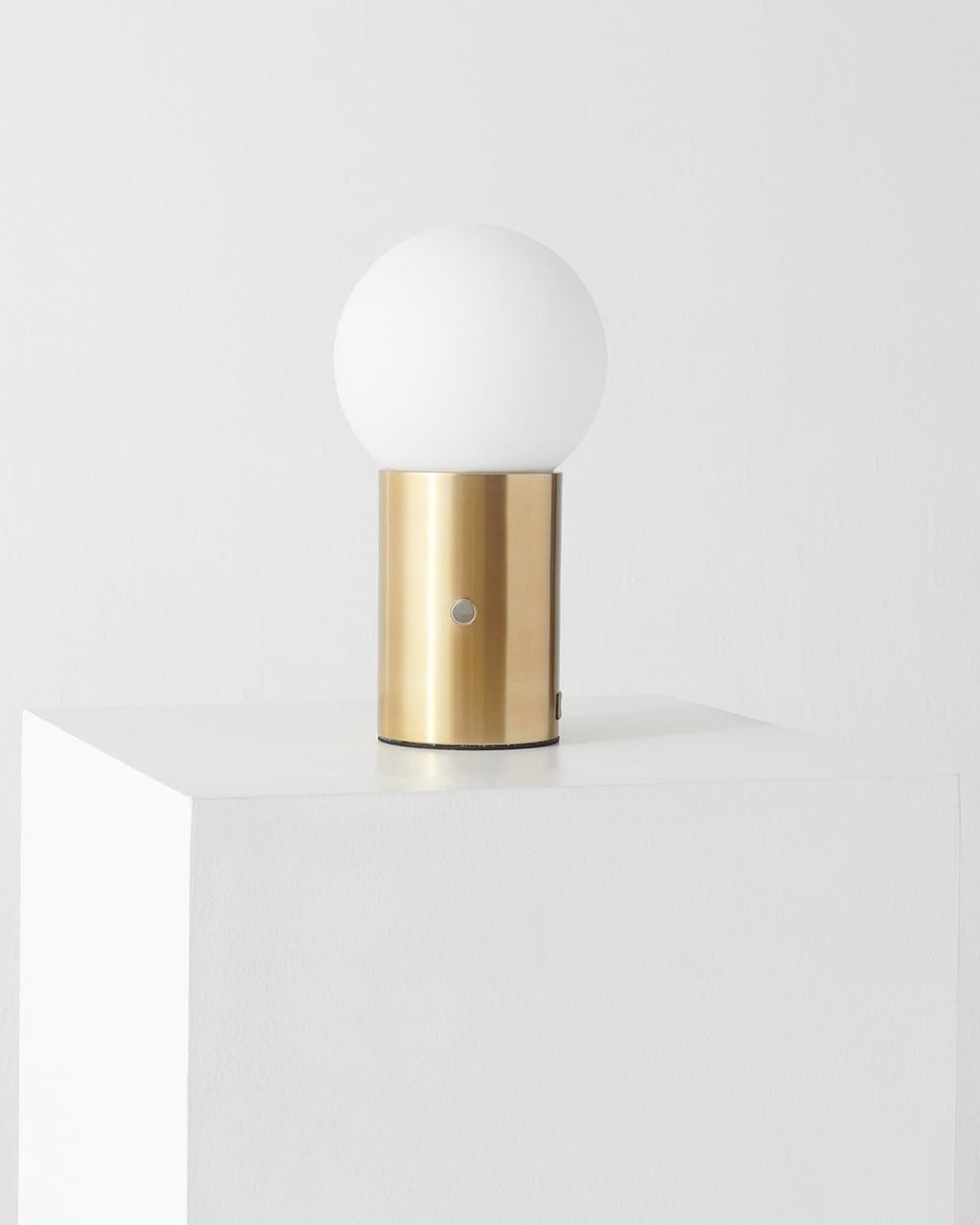 Kai Table Lamp | Minimalist Brass Desk Lamp – Brightech