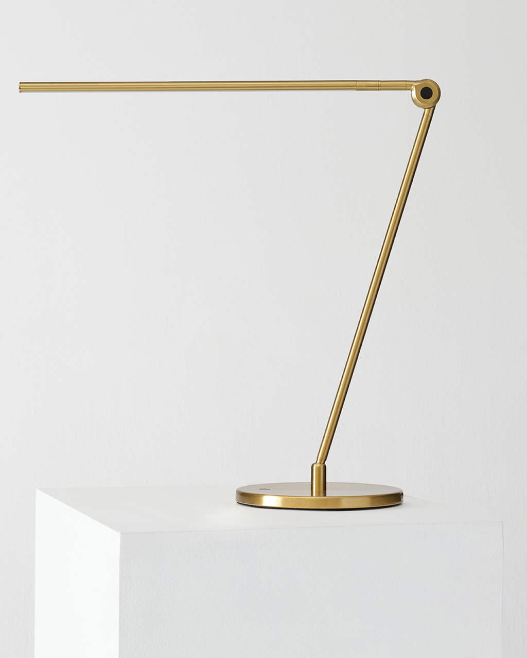 Libra Table Lamp | Dimmable Color-Tunable LED Desk Lamp – Brightech