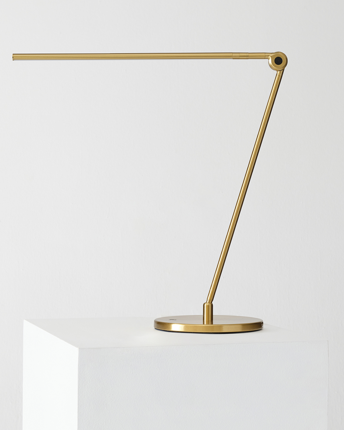 Libra Table Lamp | Dimmable Color-Tunable LED Desk Lamp – Brightech