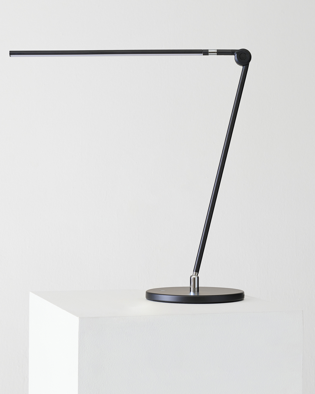 Libra Table Lamp | Dimmable Color-Tunable LED Desk Lamp – Brightech