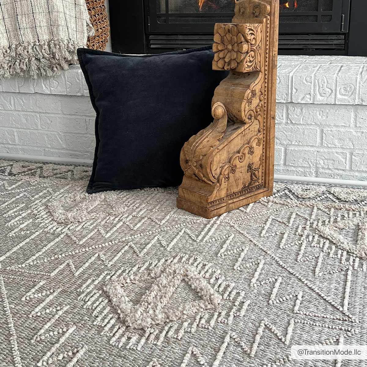 Agoo Aztec-Inspired Area Rug | Neutral Tones