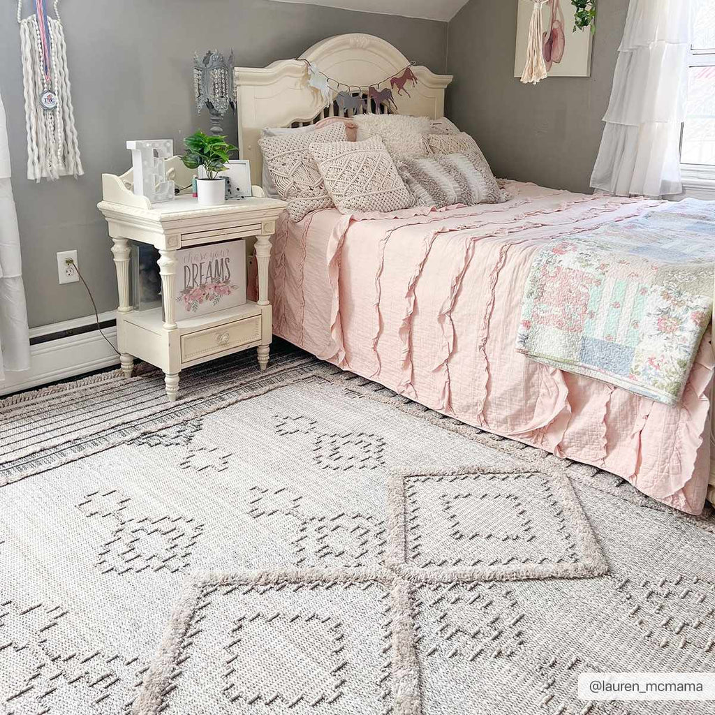 Amaga High-Low Area Rug | Diamond Pattern Design
