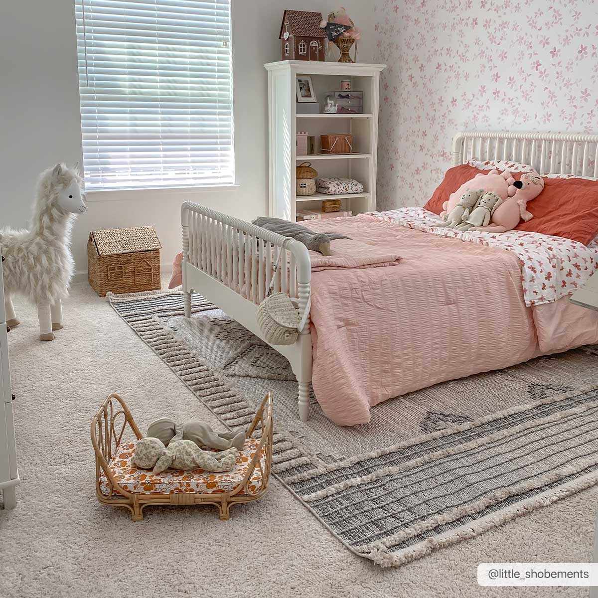 Amaga High-Low Area Rug | Diamond Pattern Design
