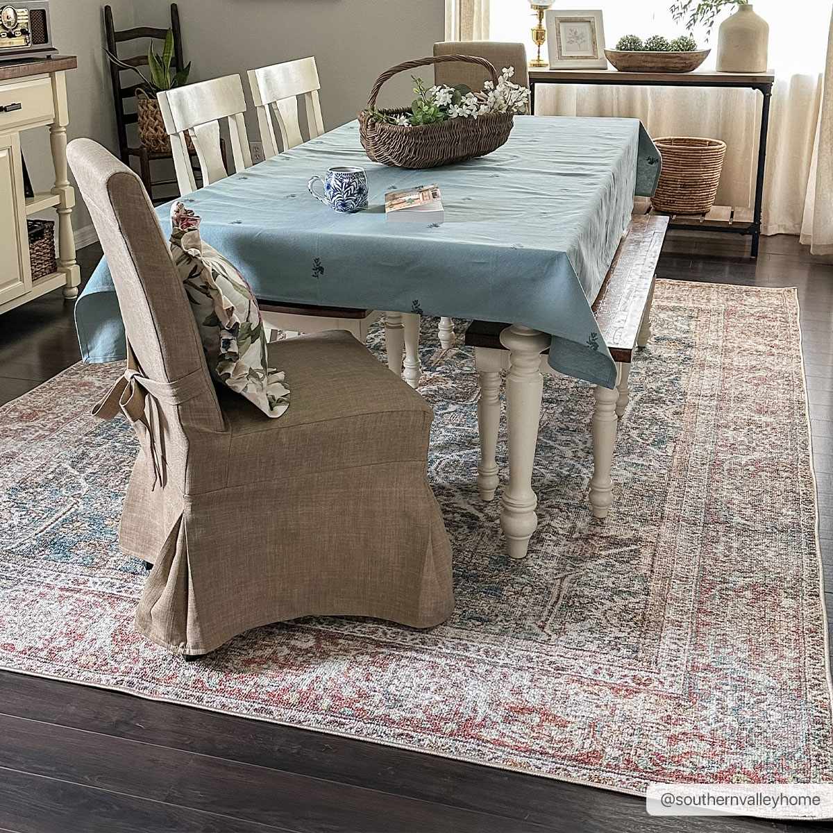 Avel Washable Area Rug | Traditional Bordered Design