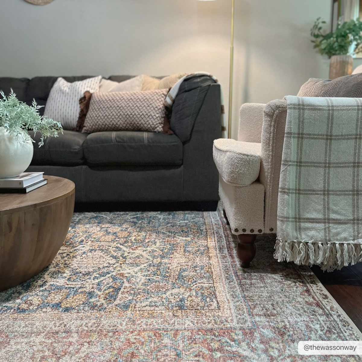 Avel Washable Area Rug | Traditional Bordered Design