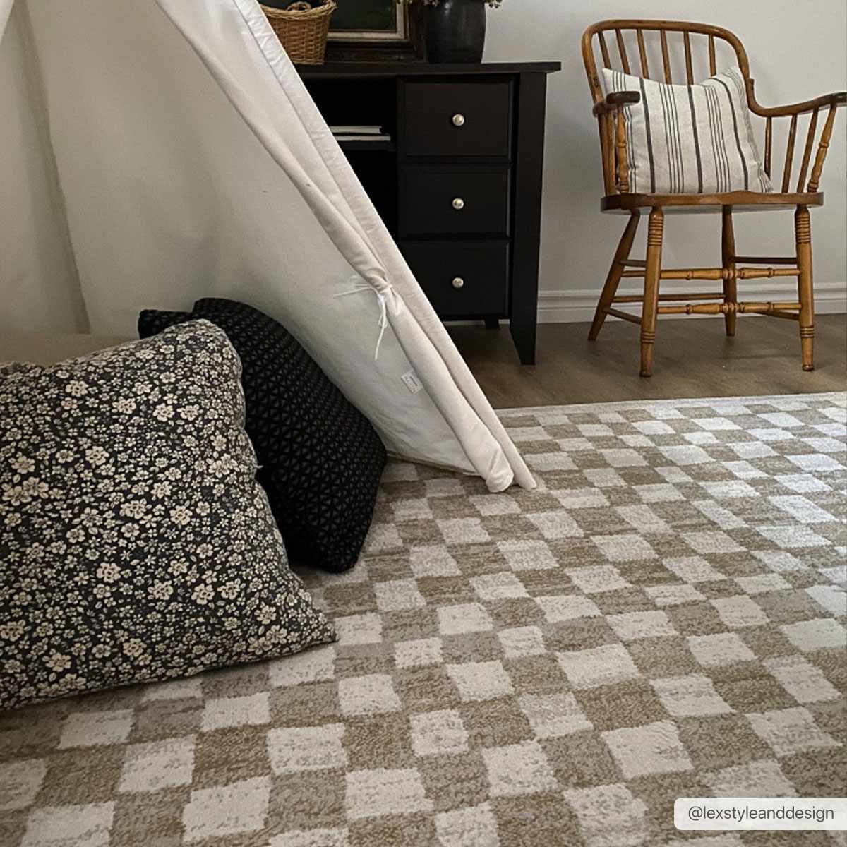Benjy Cream & Gold Checkered Area Rug | Distressed Plush Design