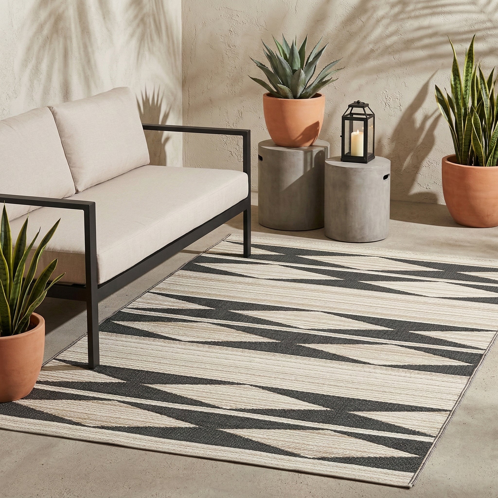 Cairo Natural & Black Outdoor Rug | Modern Geometric Design