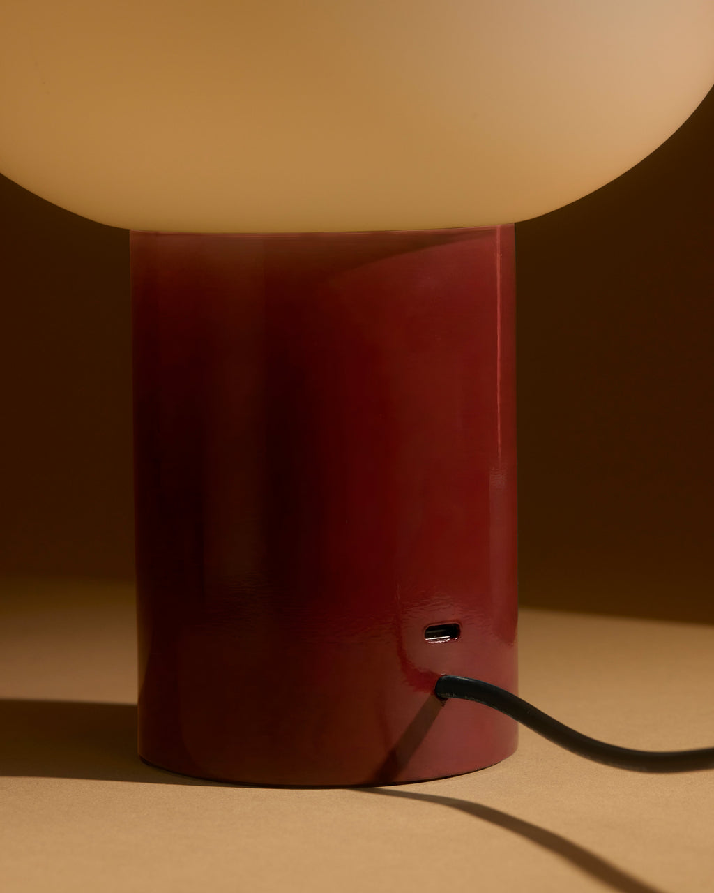 Ivy Table Lamp | Modern Frosted Globe Table Lamp – Brightech