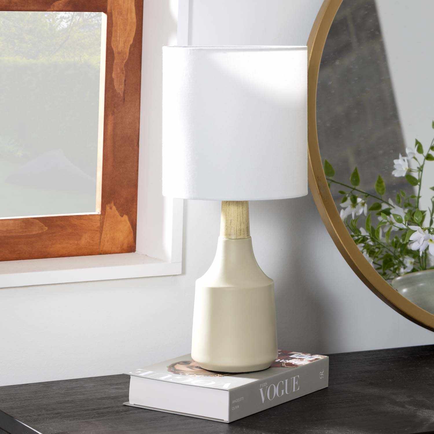 Gattaran Resin Table Lamp