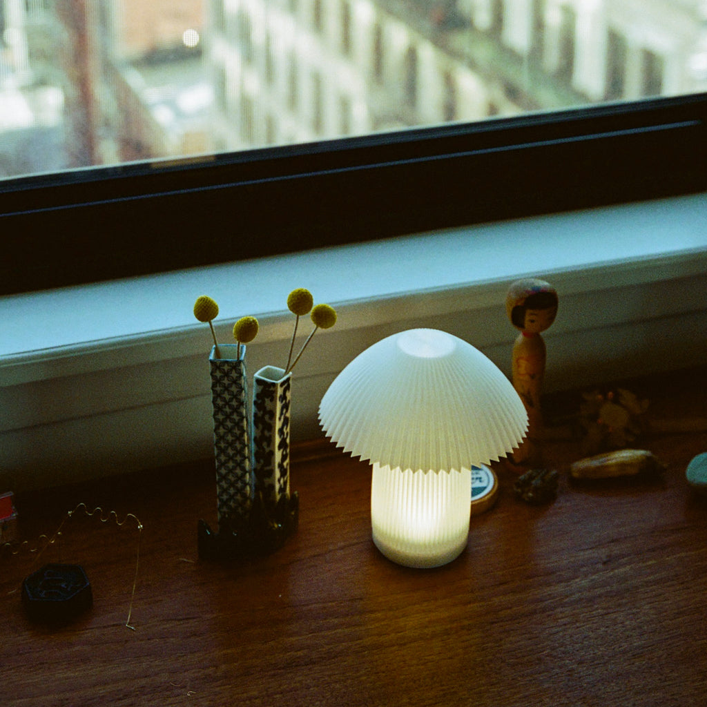 Cordless Kinoko Lamp | Rechargeable Pleated Mushroom Lamp – Wooj Design