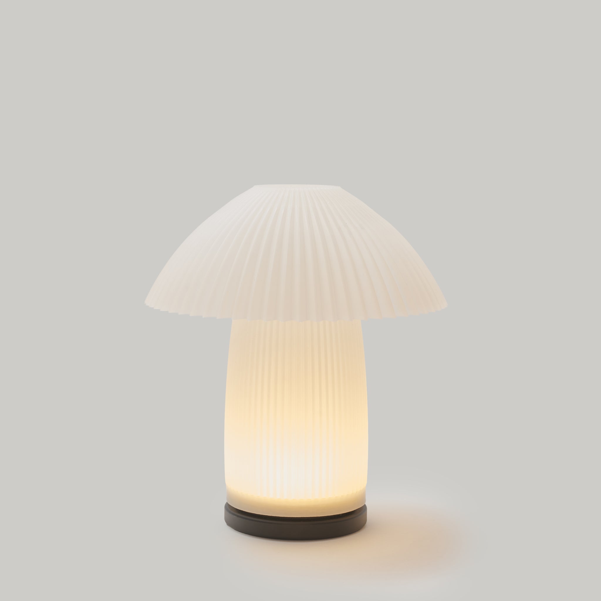 Cordless Kinoko Lamp | Rechargeable Pleated Mushroom Lamp – Wooj Design