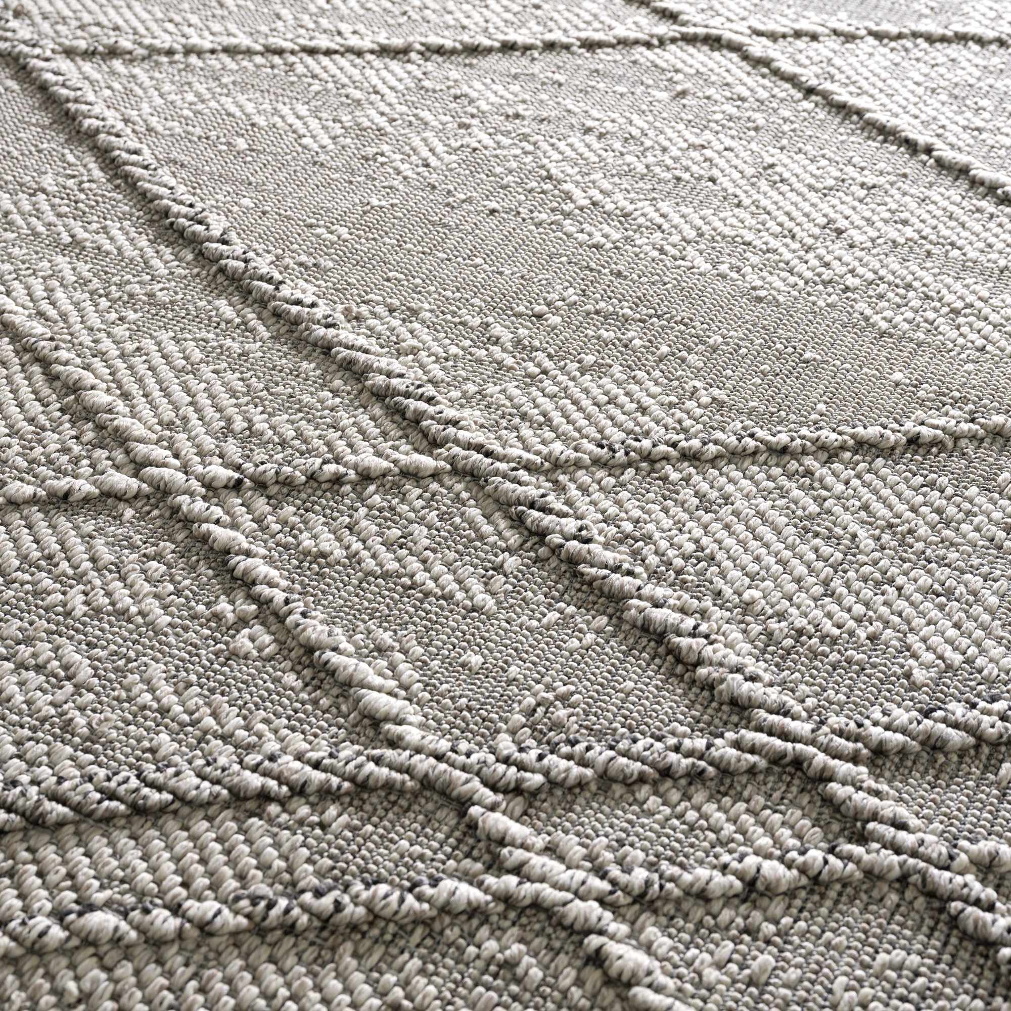Baqer Bone & Taupe Indoor/Outdoor Area Rug | Crosshatch Design – Hauteloom