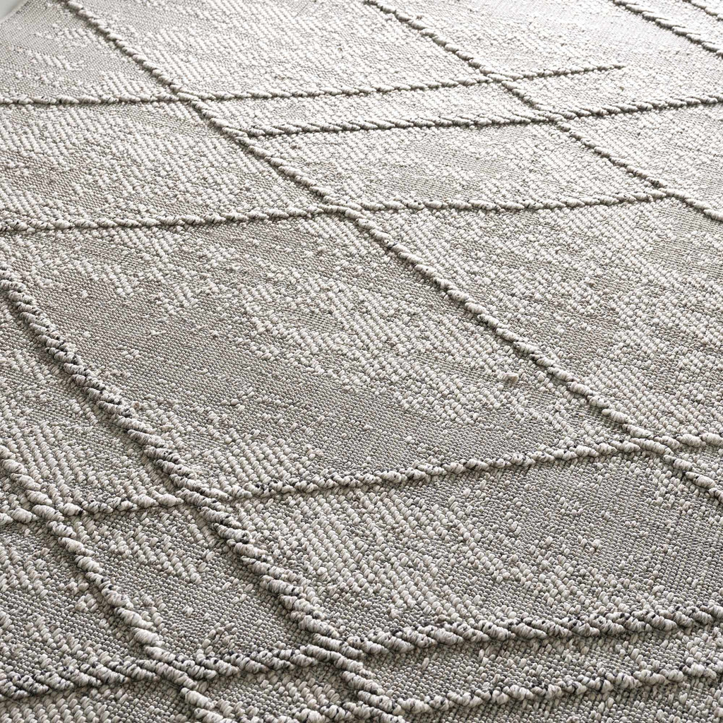 Baqer Bone & Taupe Indoor/Outdoor Area Rug | Crosshatch Design – Hauteloom