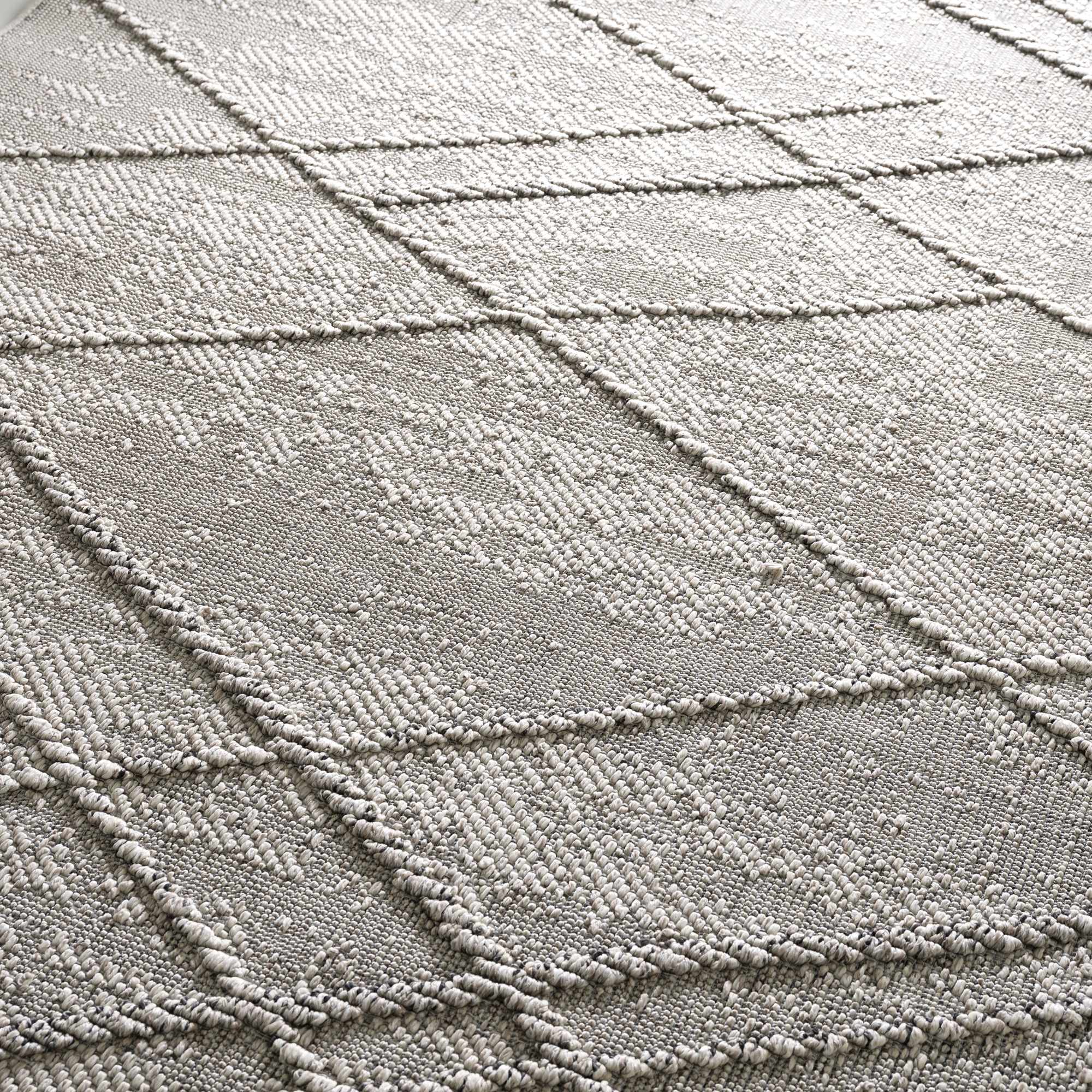 Baqer Bone & Taupe Indoor/Outdoor Area Rug | Crosshatch Design – Hauteloom
