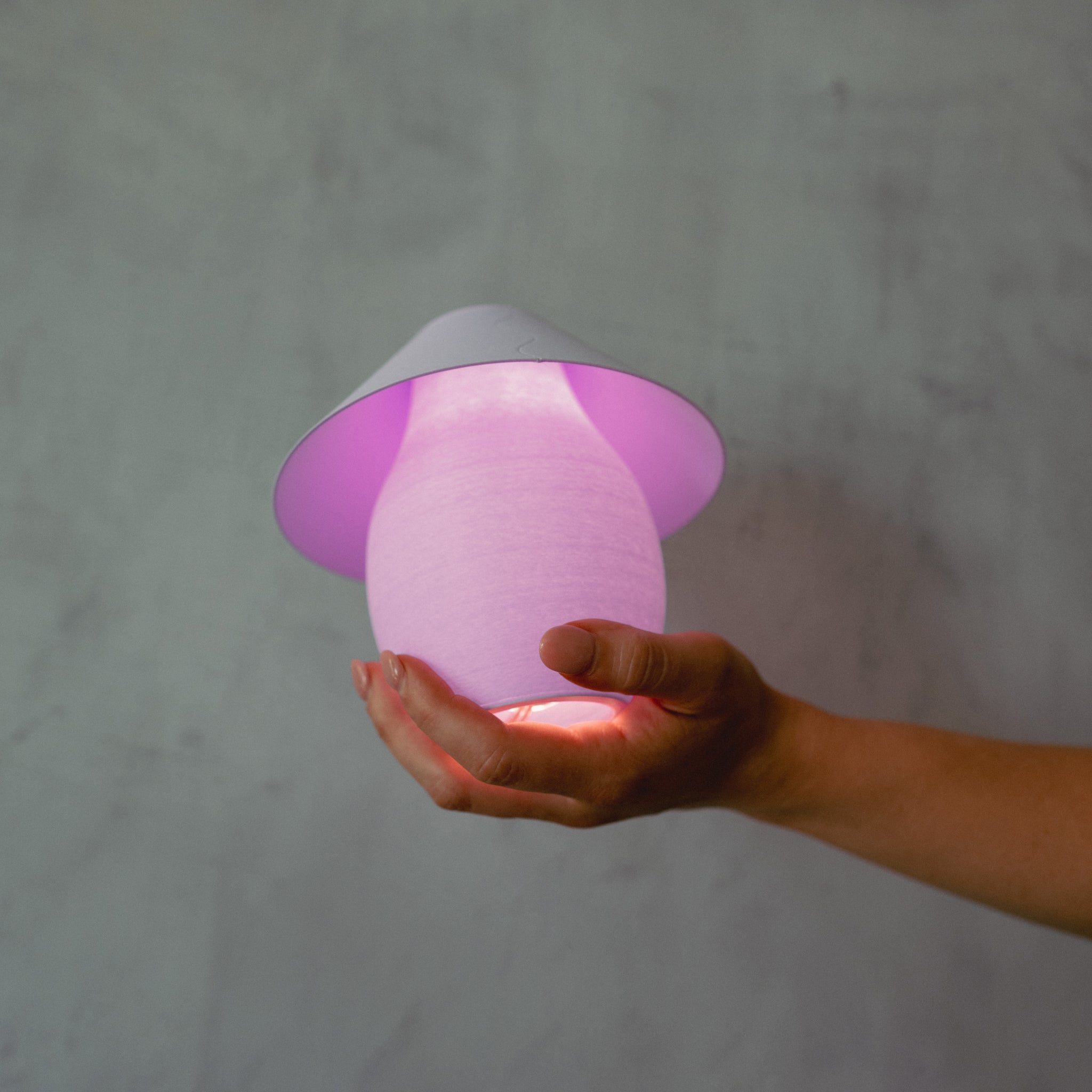 Scoop Lamp | 3D Printed Ceramic-Inspired Designer Table Lamp – Analuisa Corrigan x Wooj Design