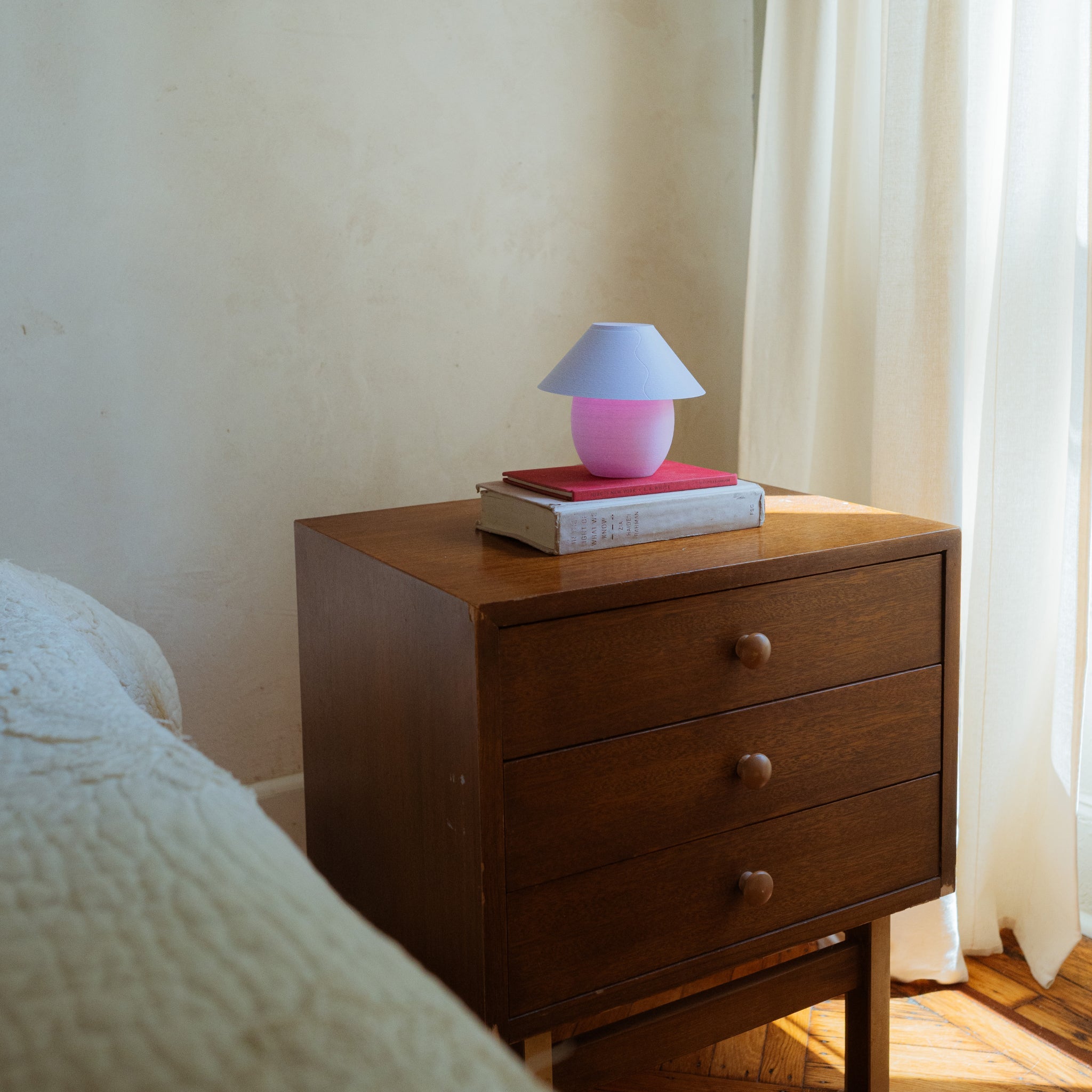 Scoop Lamp | 3D Printed Ceramic-Inspired Designer Table Lamp – Analuisa Corrigan x Wooj Design