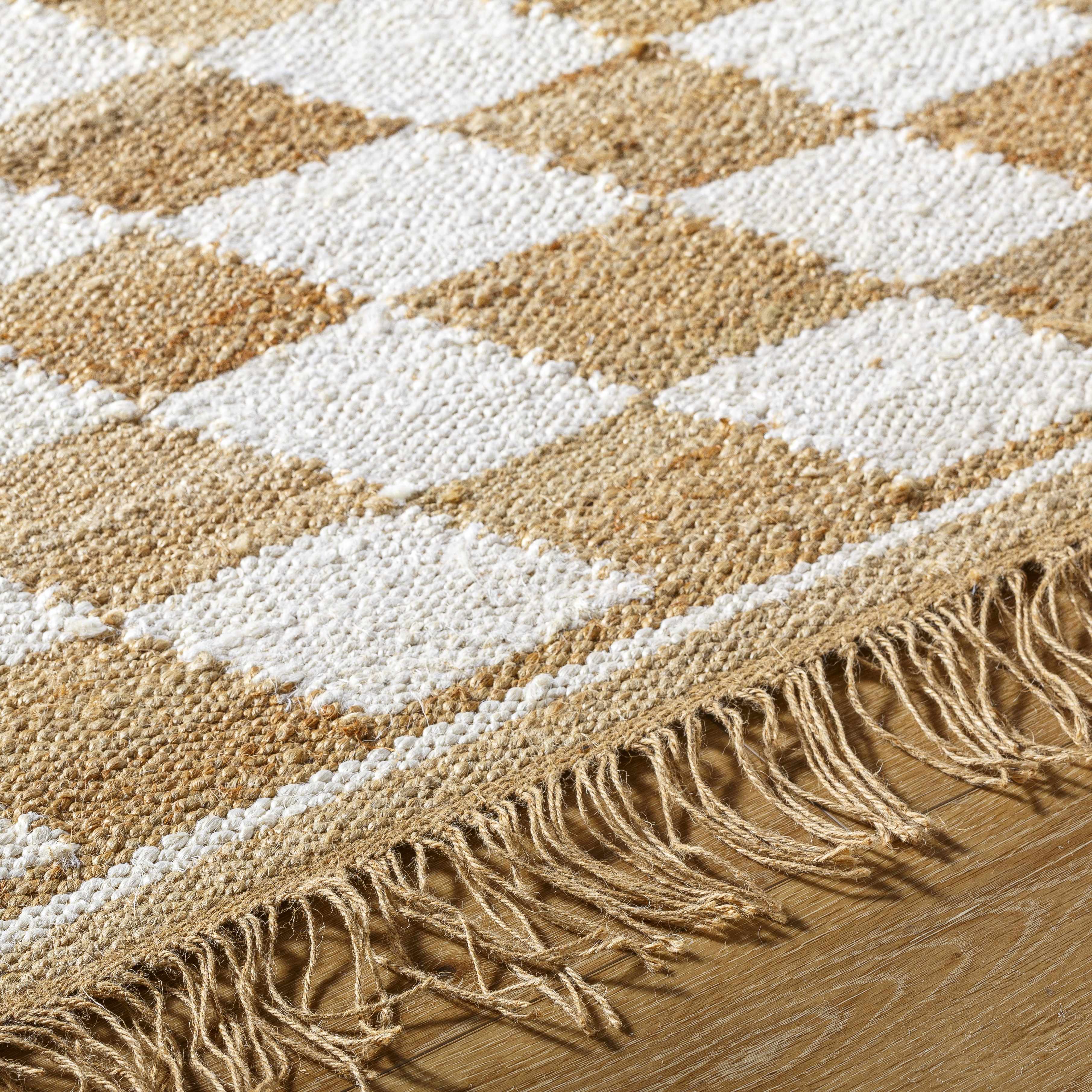 Kamey Tiria Handmade Jute Area Rug