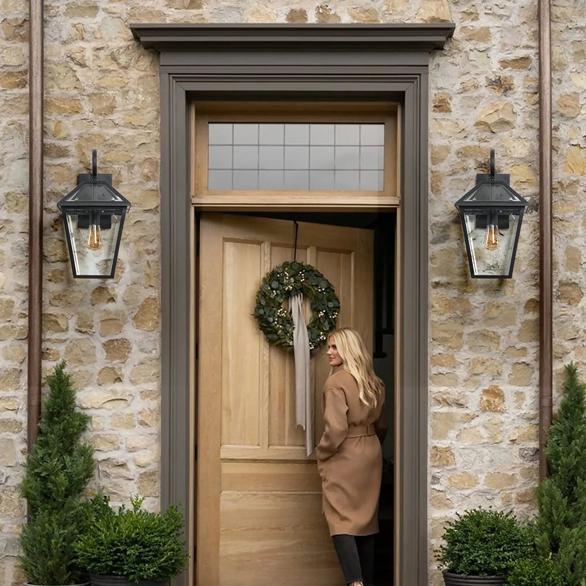 Tommy Outdoor Wall Light 2-Pack