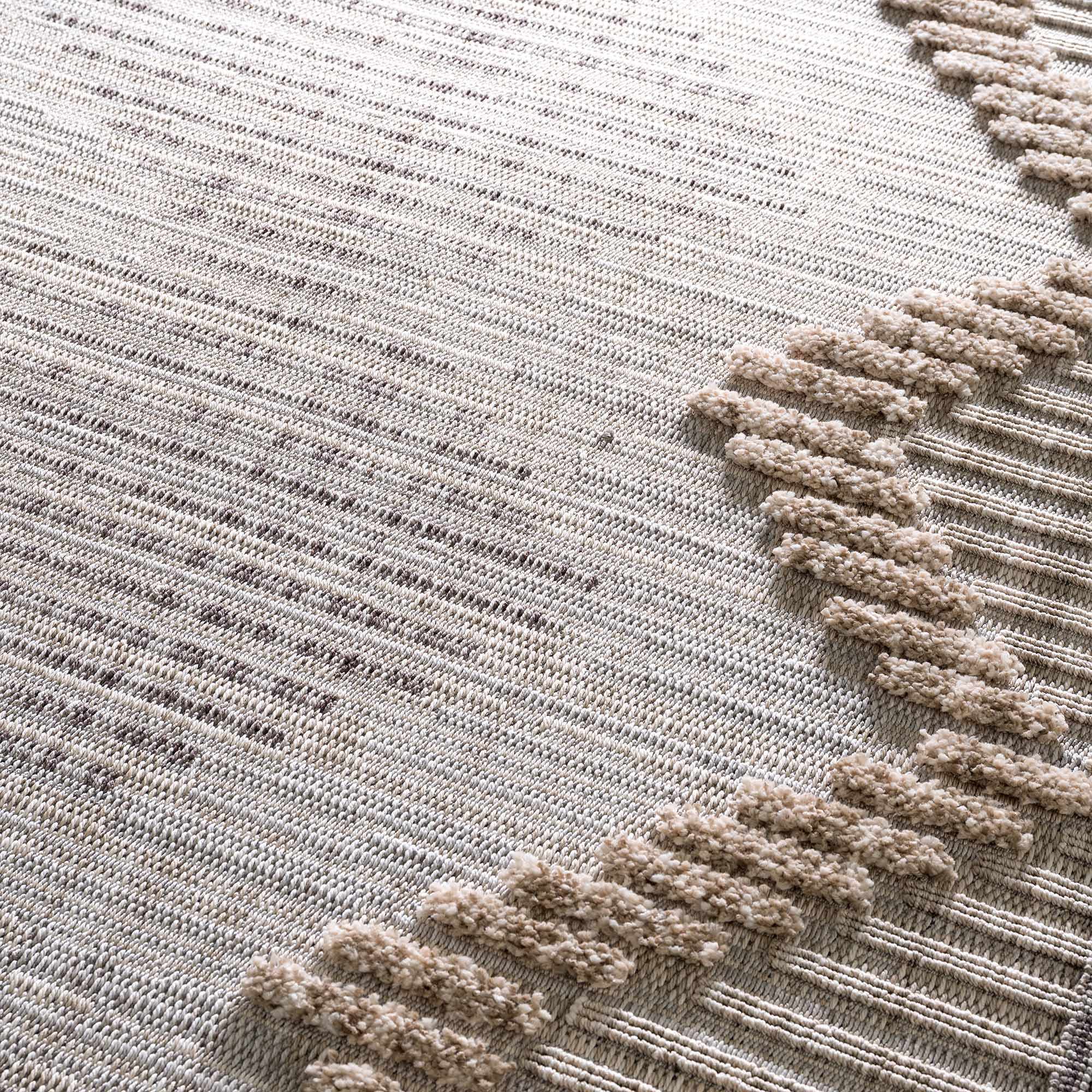 Maulawin Area Rug