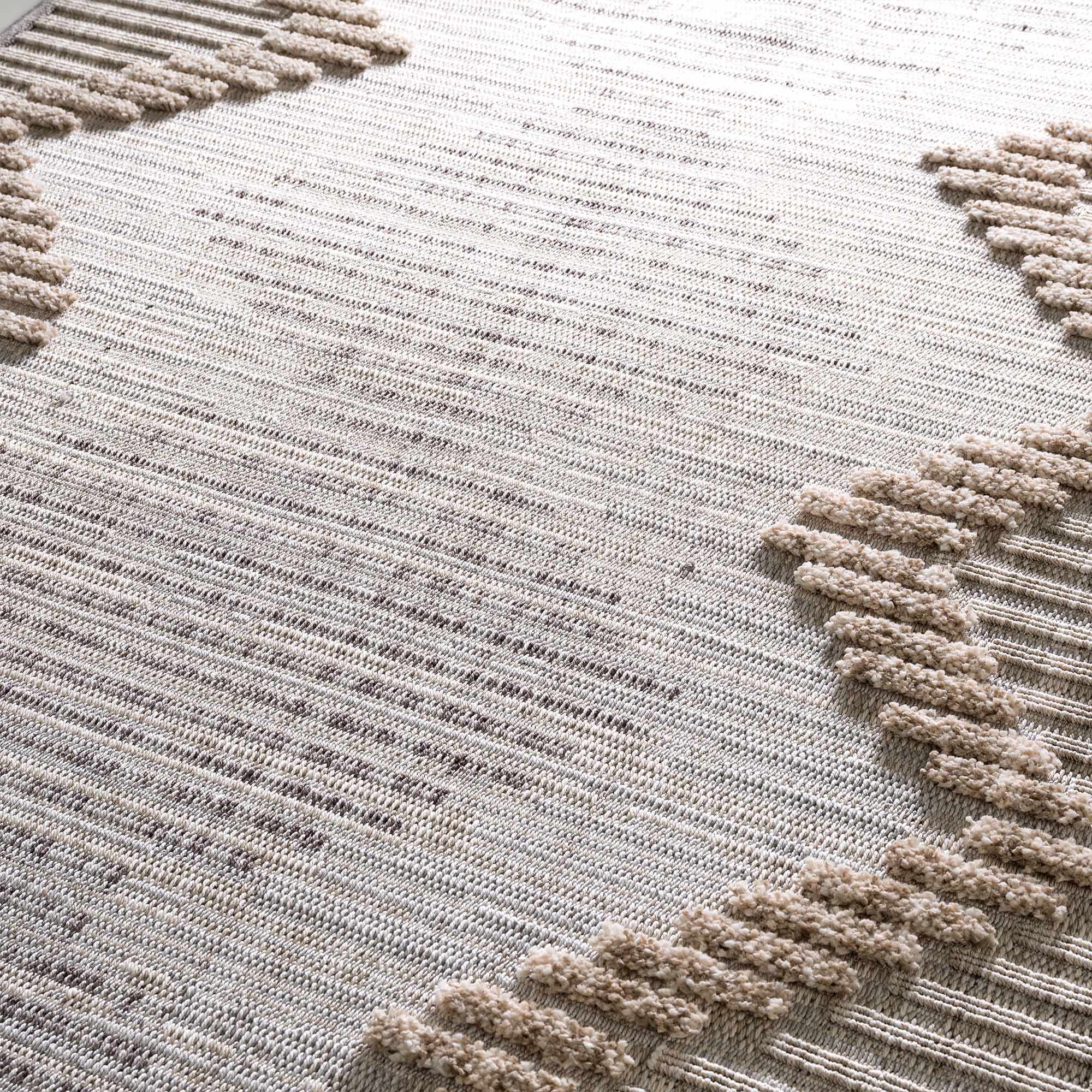Maulawin Area Rug