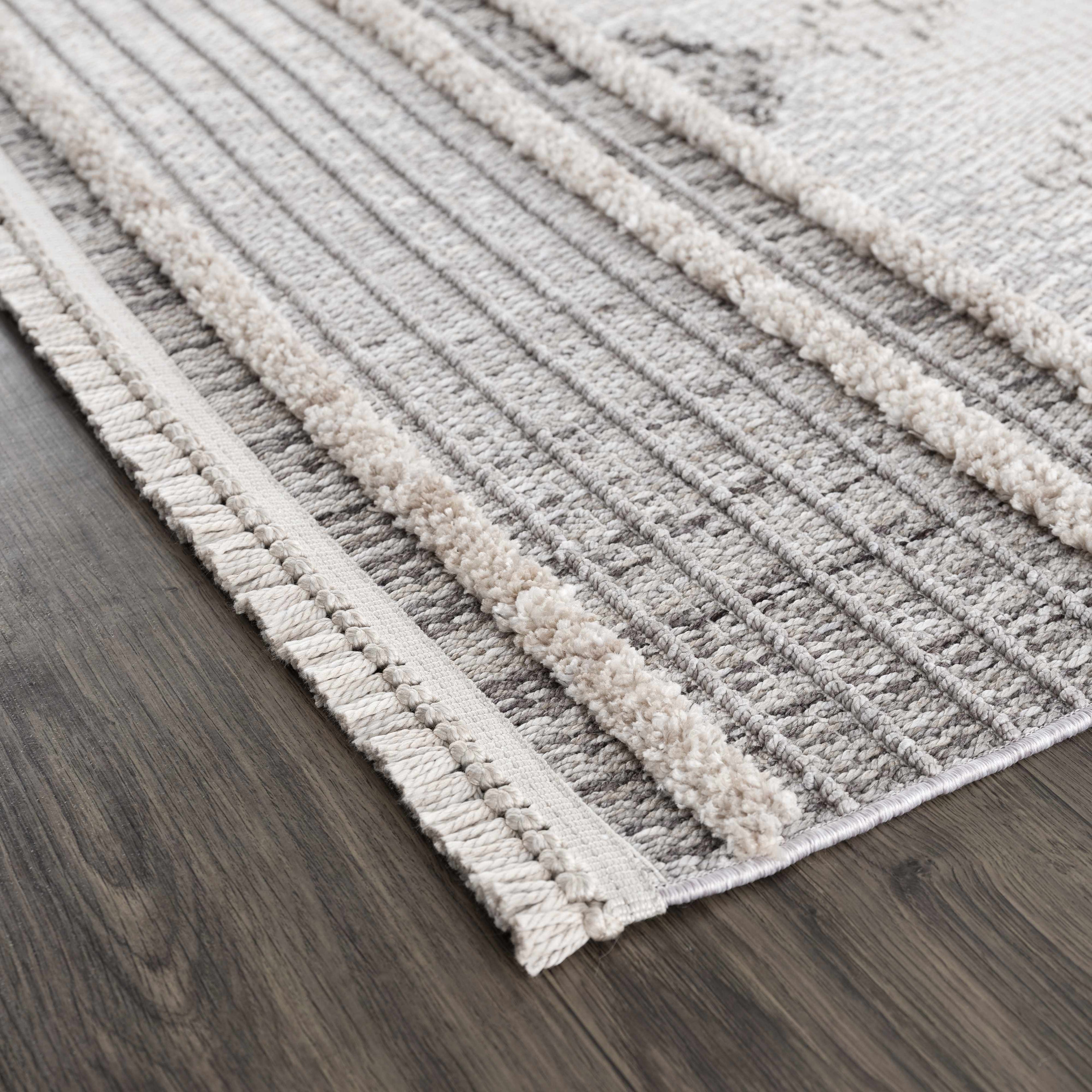 Amaga High-Low Area Rug | Diamond Pattern Design