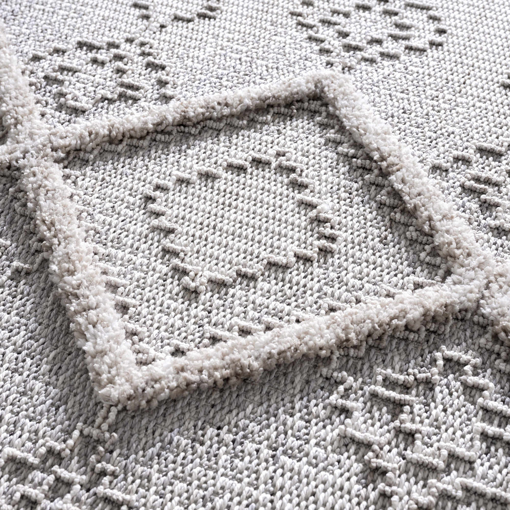 Amaga High-Low Area Rug | Diamond Pattern Design