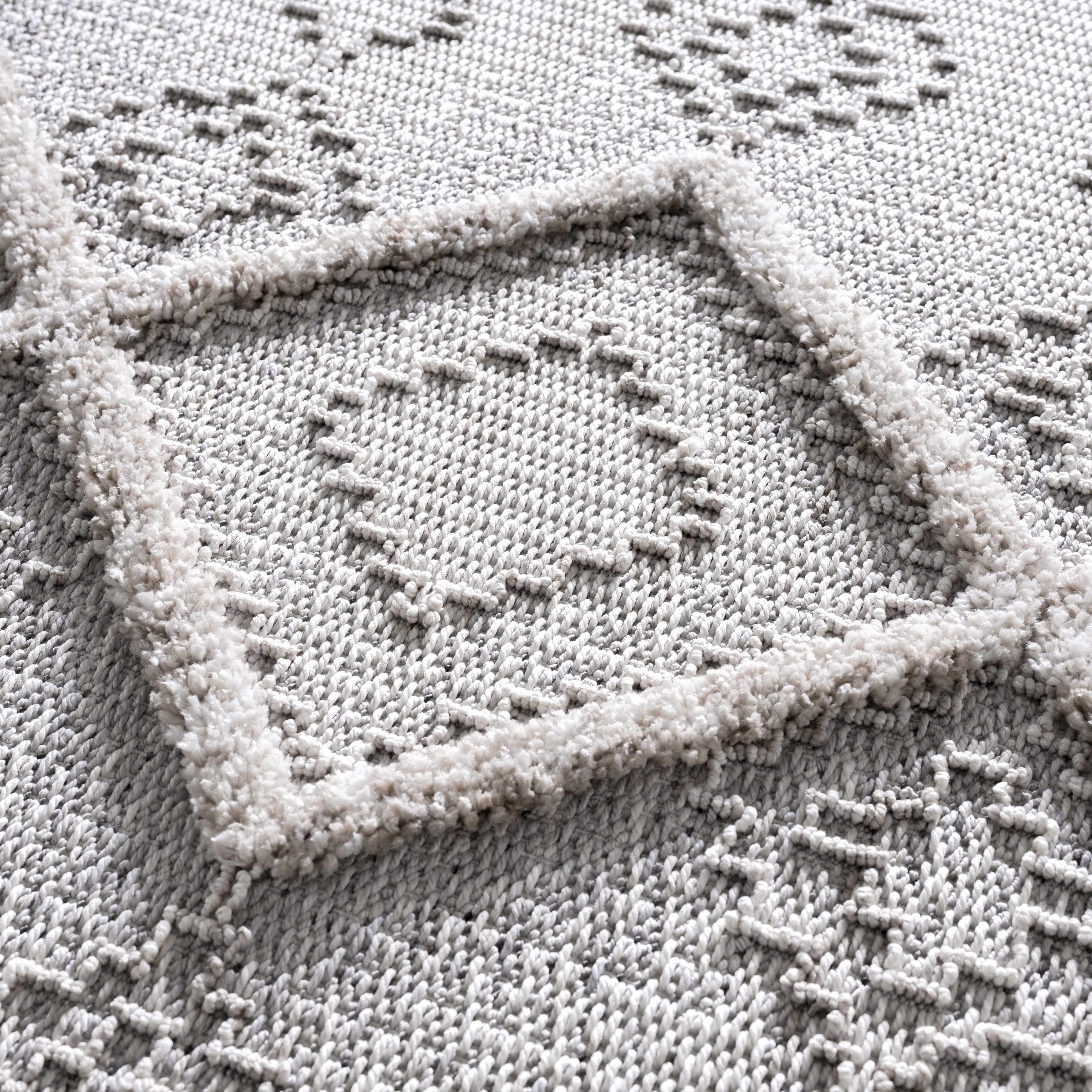 Amaga High-Low Area Rug | Diamond Pattern Design