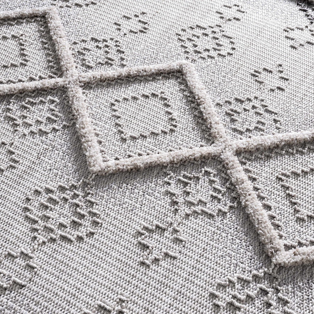 Amaga High-Low Area Rug | Diamond Pattern Design