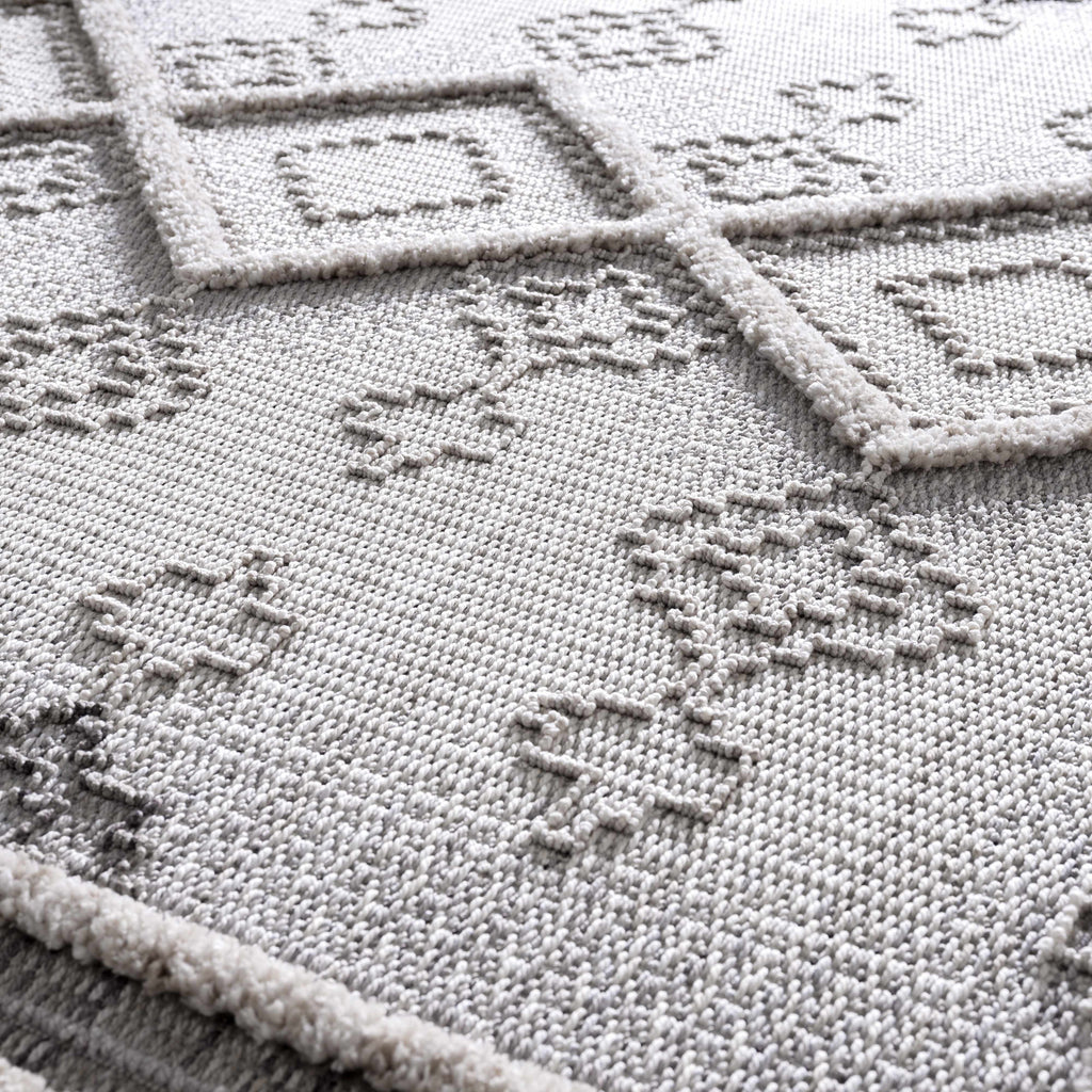 Amaga High-Low Area Rug | Diamond Pattern Design