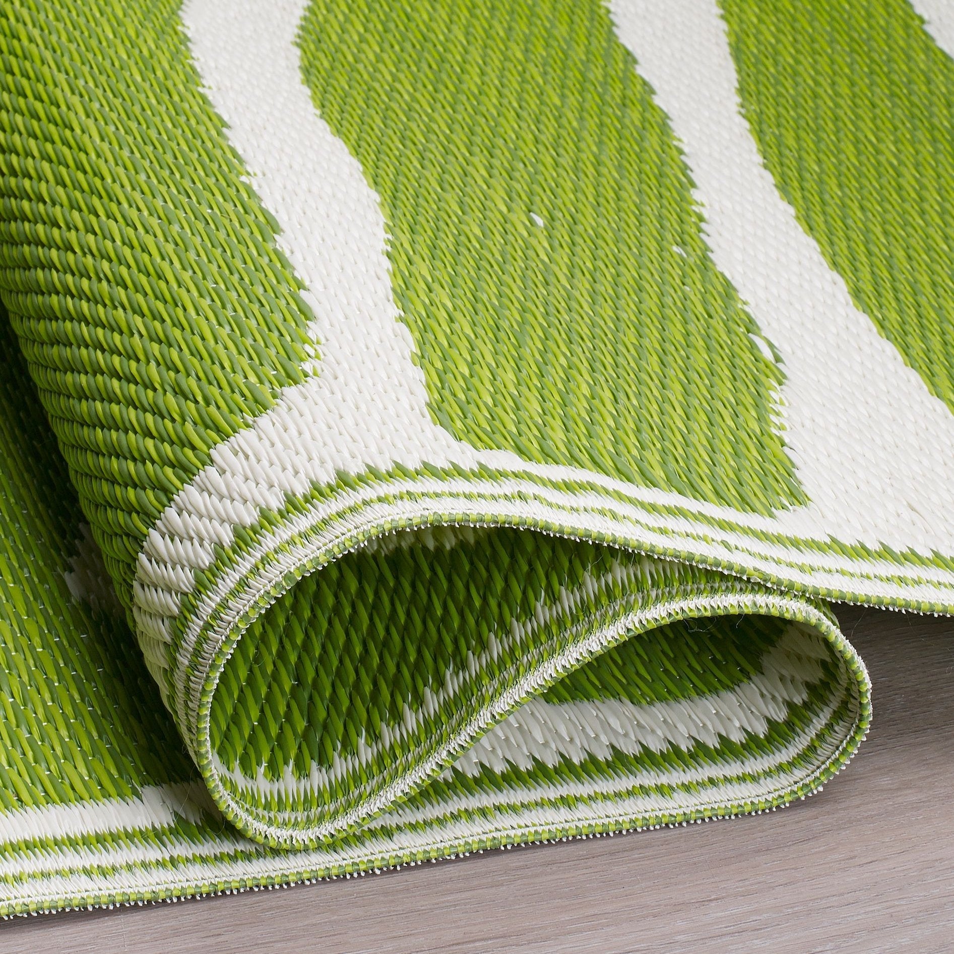 Hilo Green Outdoor Rug | Bold Tropical Leaf Design