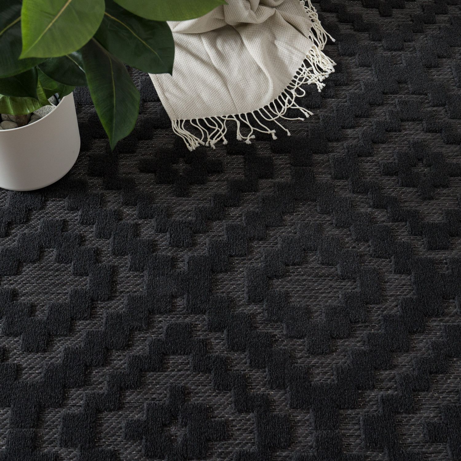 Outdoor Rug Livorno Trellis High-Low Pattern In Anthracite