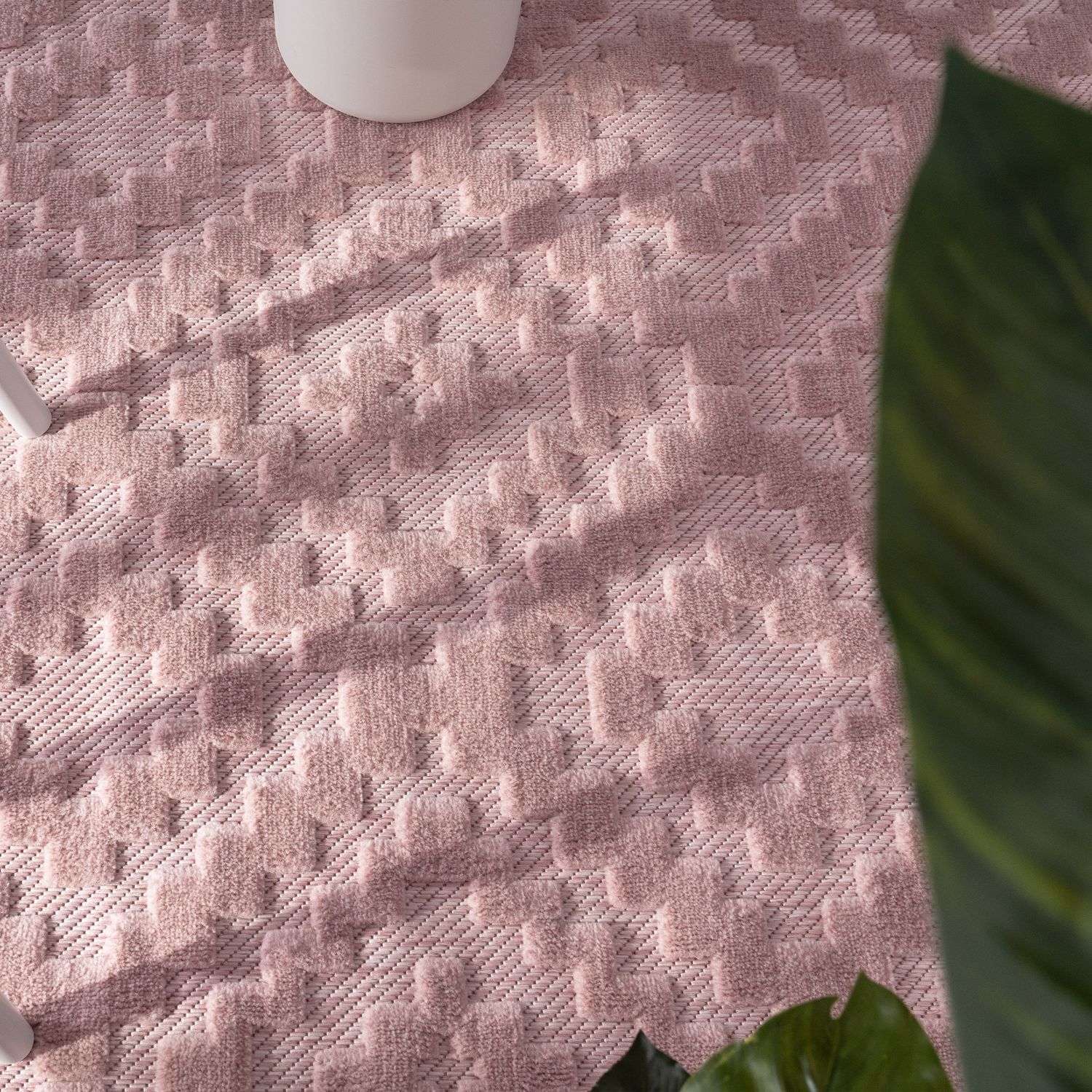 Outdoor Rug Livorno Trellis High-Low Pattern In Pink