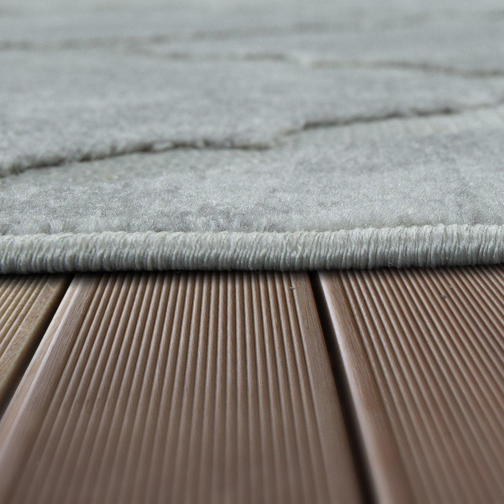 Marrakesh Moroccan Diamond Outdoor Rug | Waterproof Light Grey Design