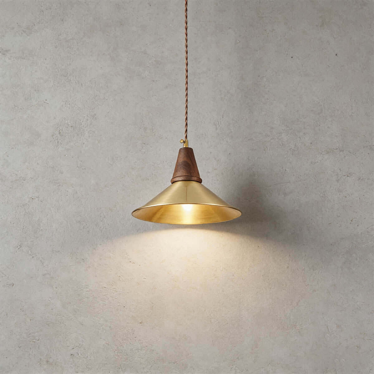 Lavino Brass & Wood Pendant Lamp | Mid-Century Island Hanging Light