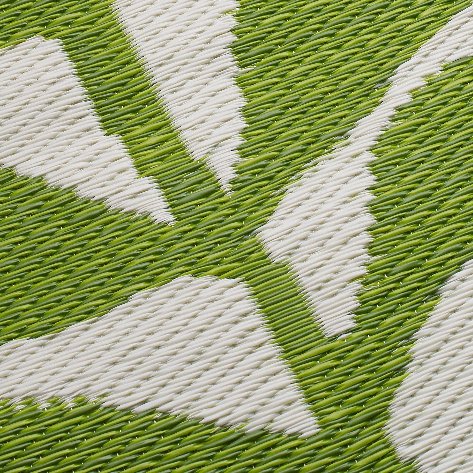Hilo Green Outdoor Rug | Bold Tropical Leaf Design