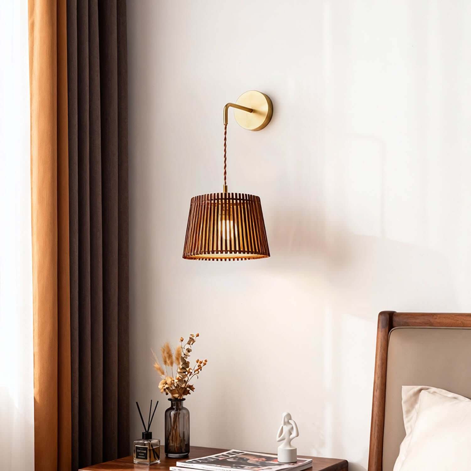 Lurevo Wood & Brass Wall Light | Vintage Round Bedroom Sconce
