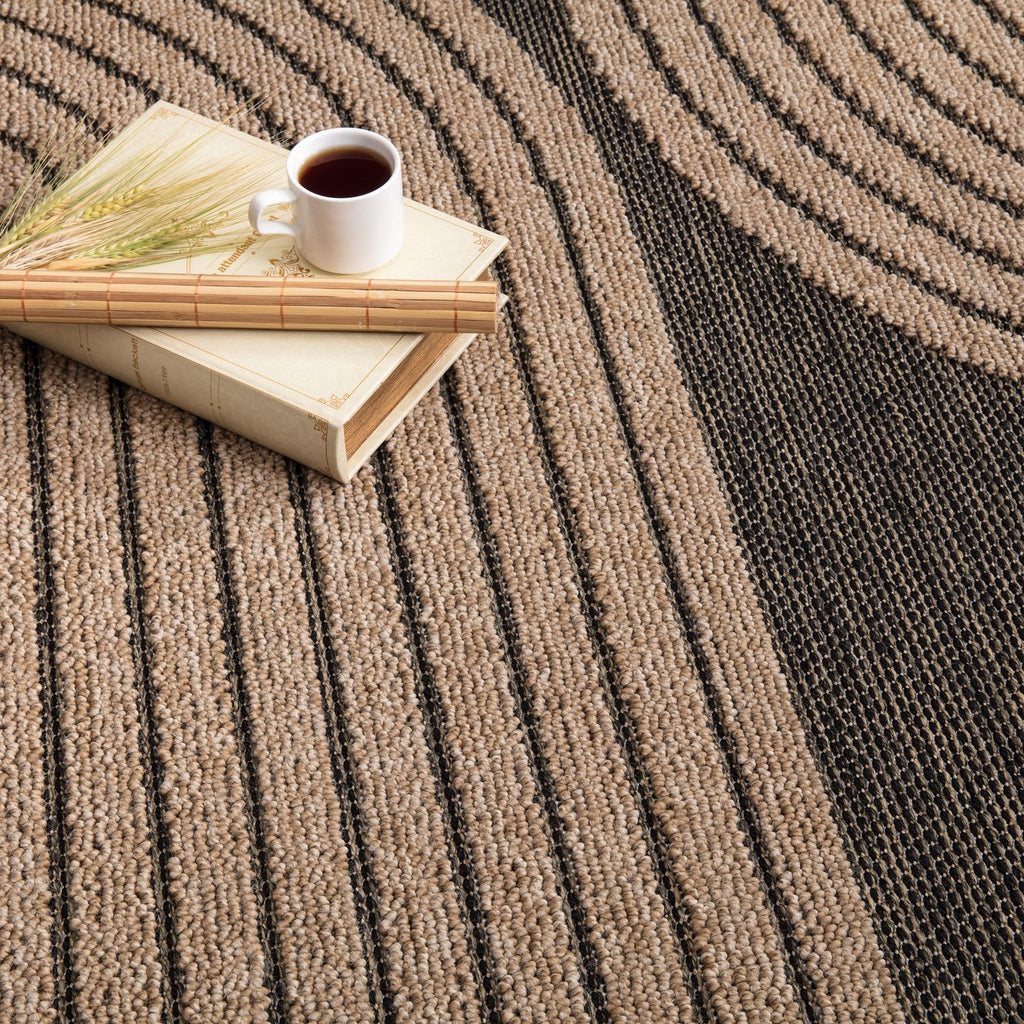 Outdoor Rug Cologne with Modern Lines Design in Beige Black