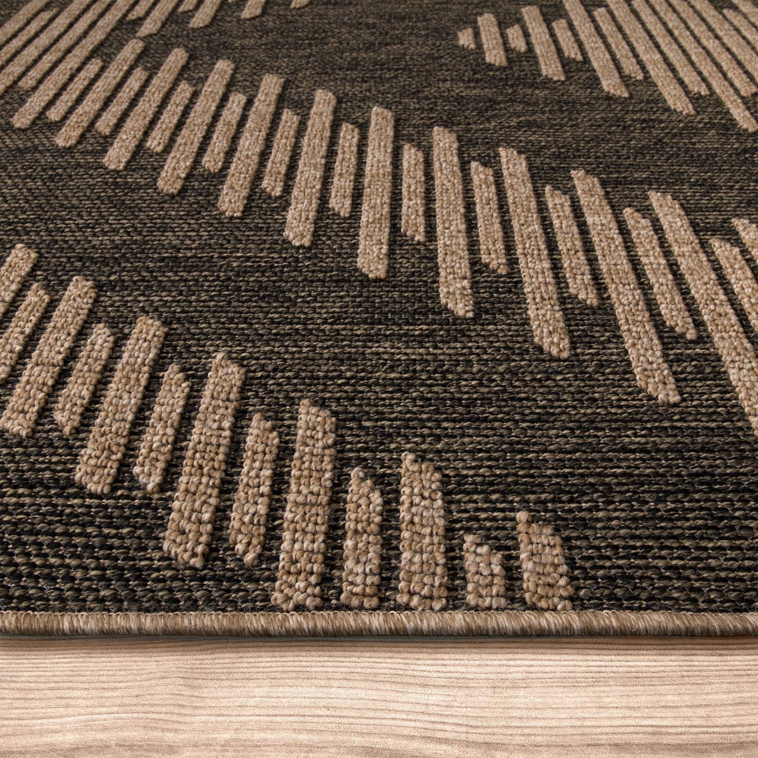 Outdoor Rug Cologne with Bohemian Diamond Pattern