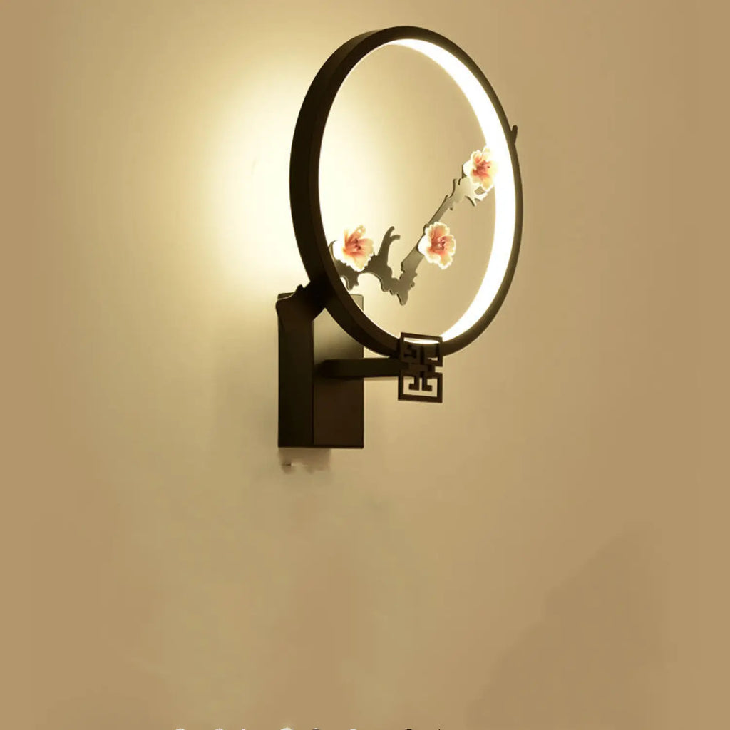 Outdoor Wall Light with Retro Style