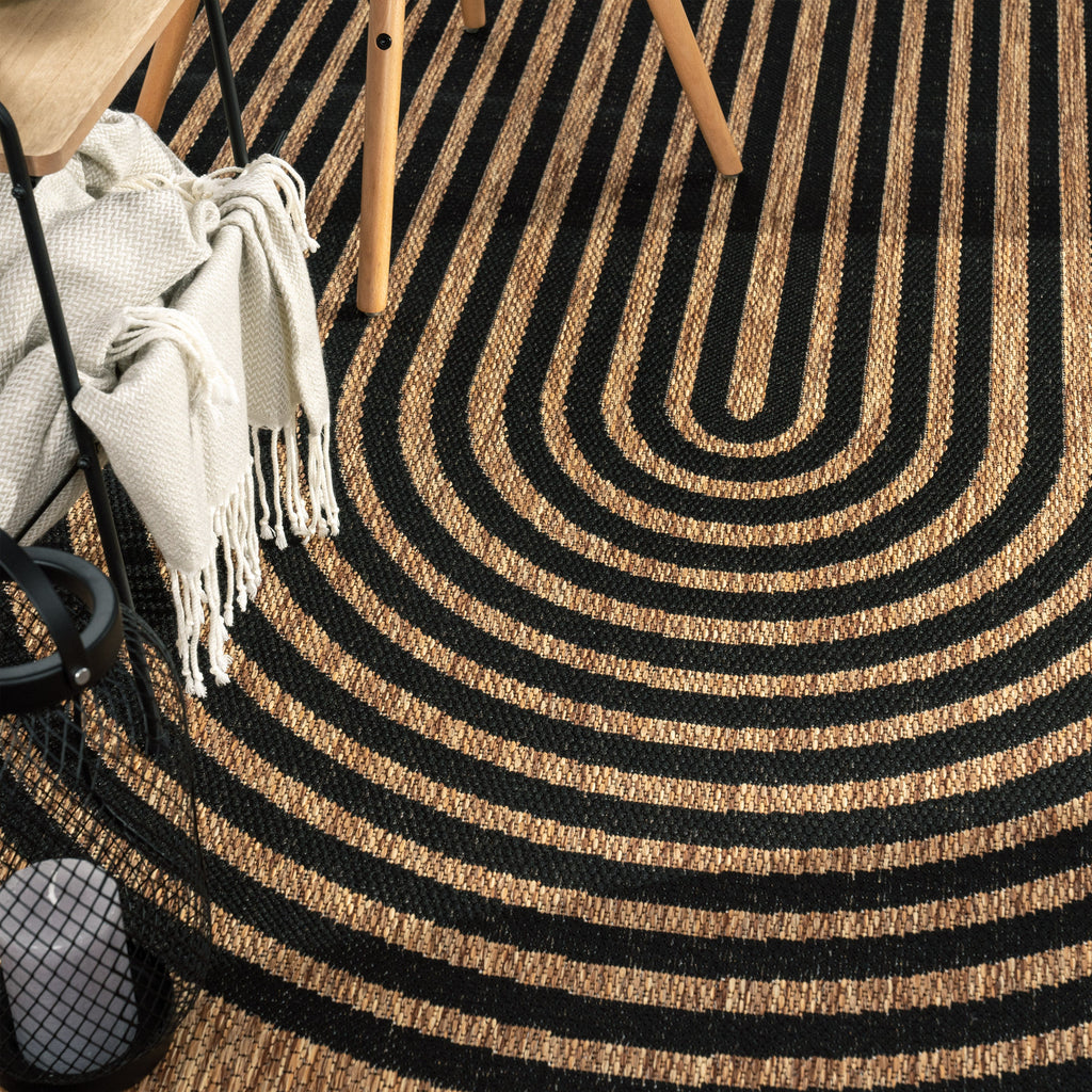 Outdoor Rug Captera with Minimalistic Line Pattern in Nature Beige