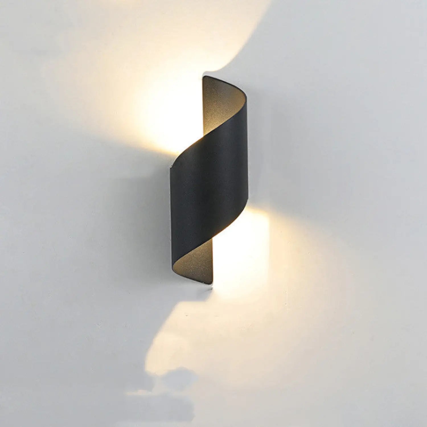 Outdoor Wall LED Lamp with Sleek Waterproof Design