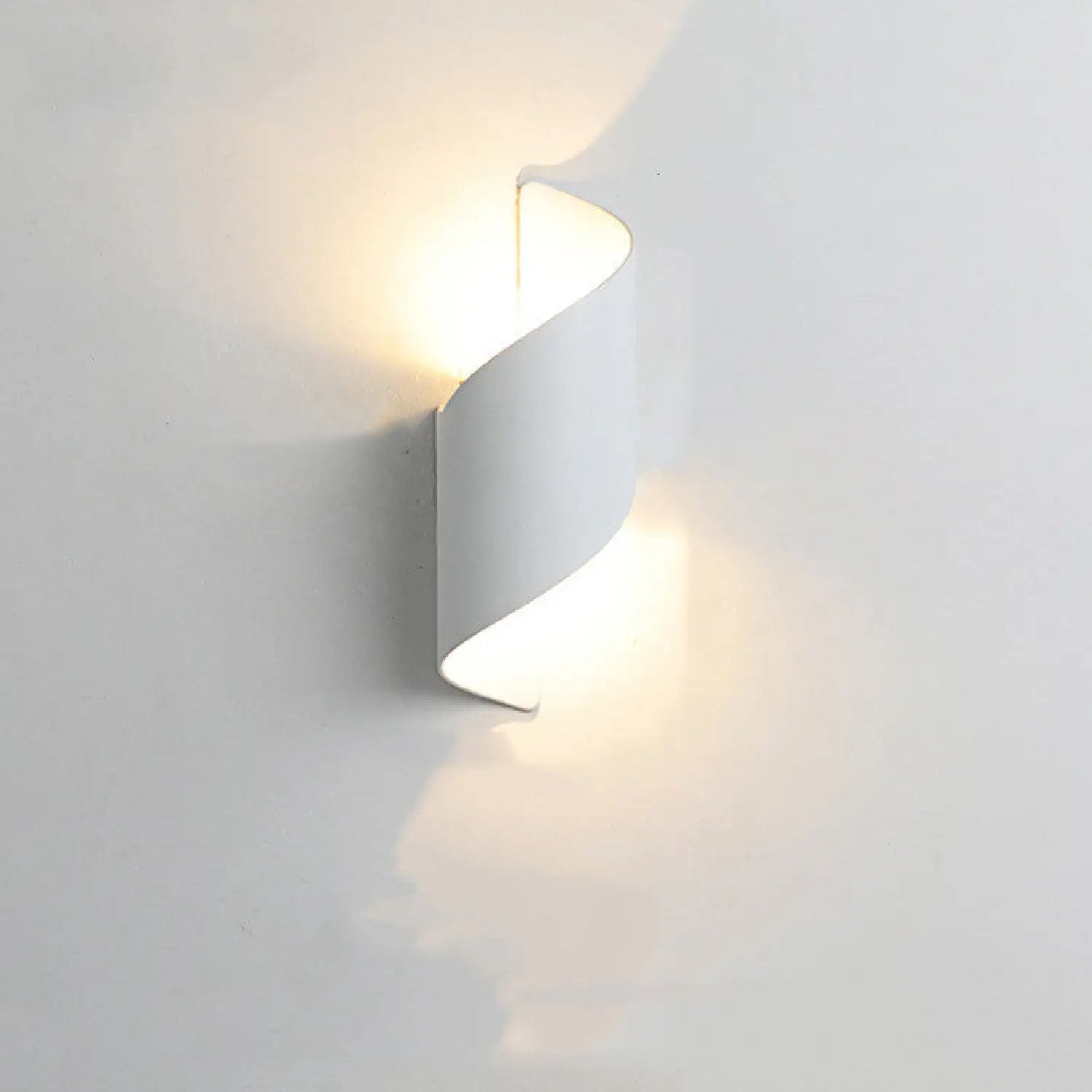 Outdoor Wall LED Lamp with Sleek Waterproof Design