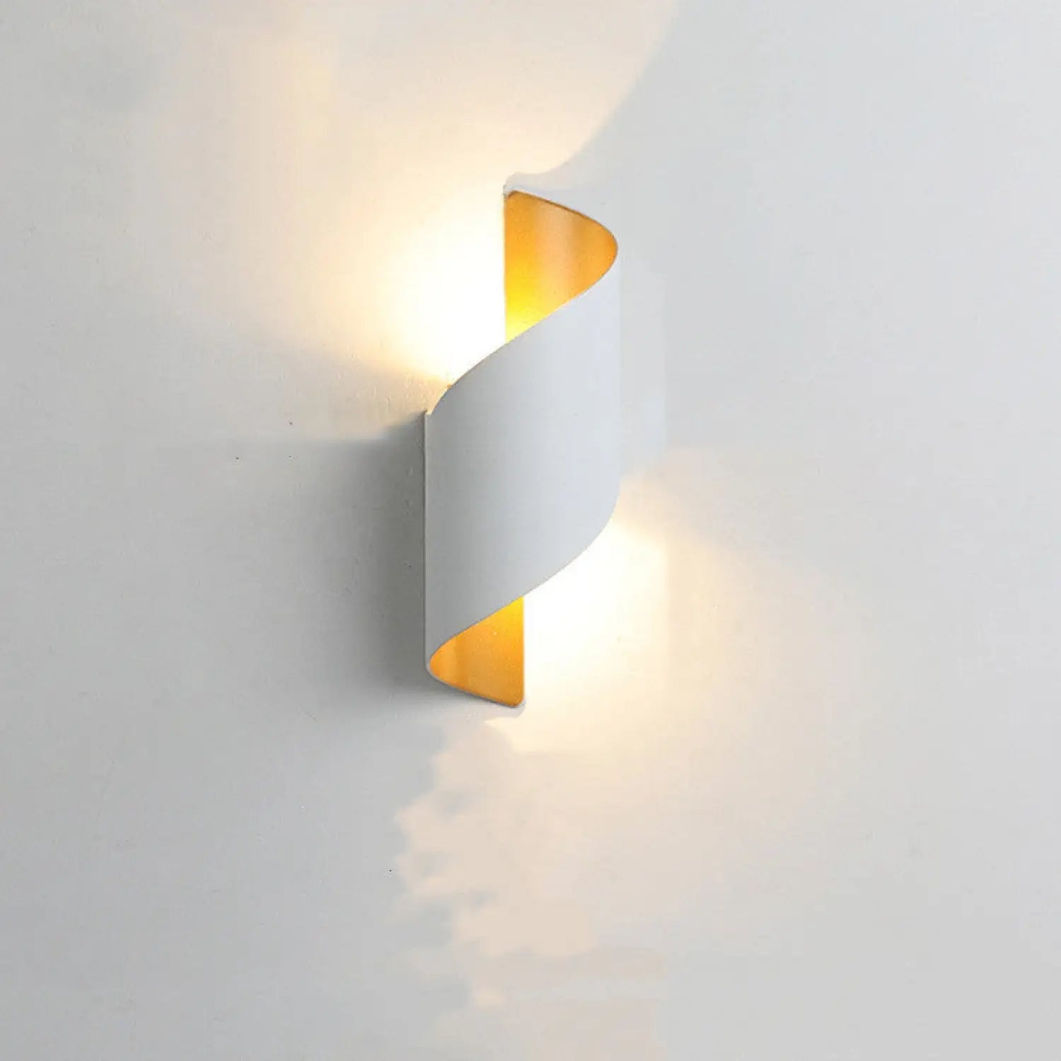 Outdoor Wall LED Lamp with Sleek Waterproof Design