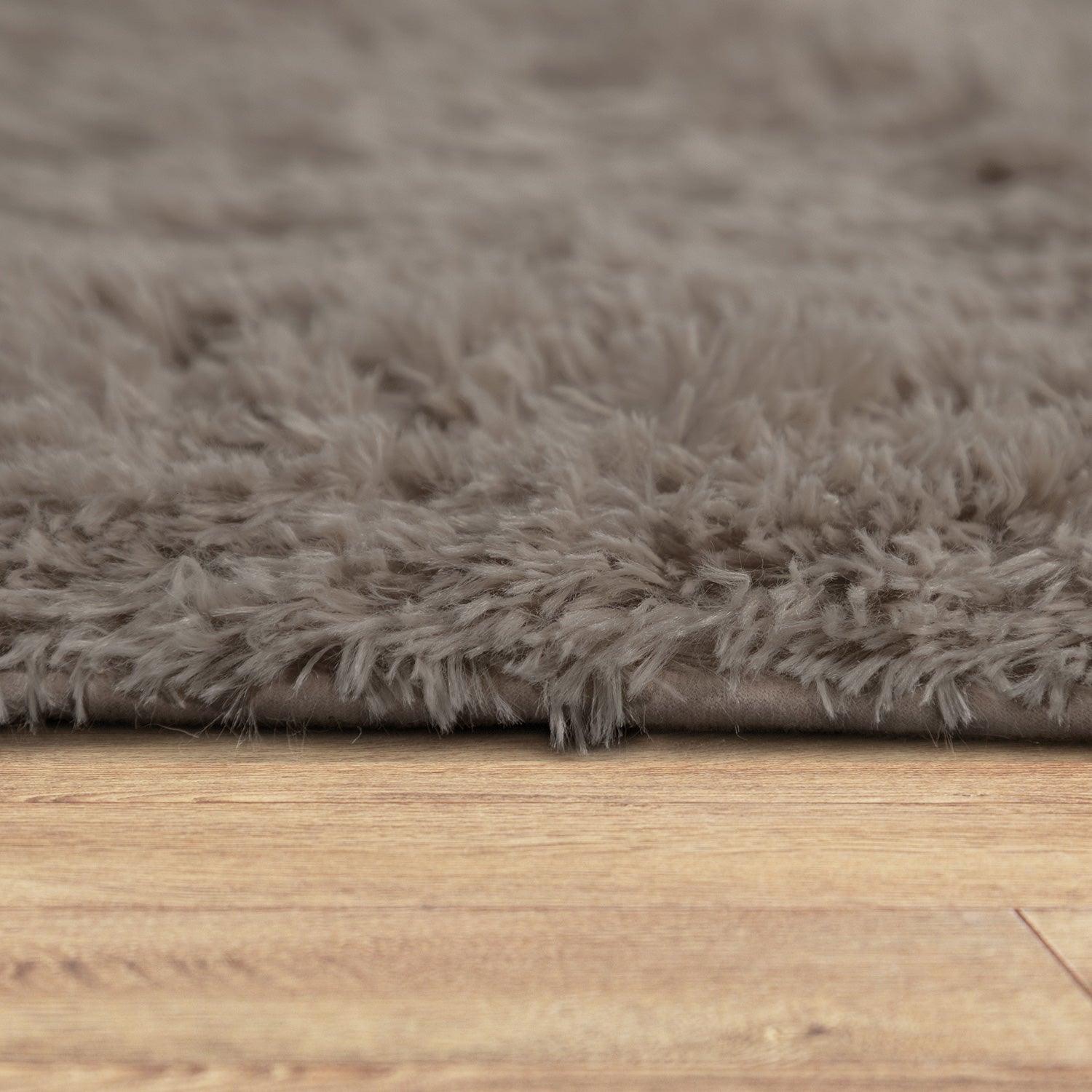 Comodo Area Rug