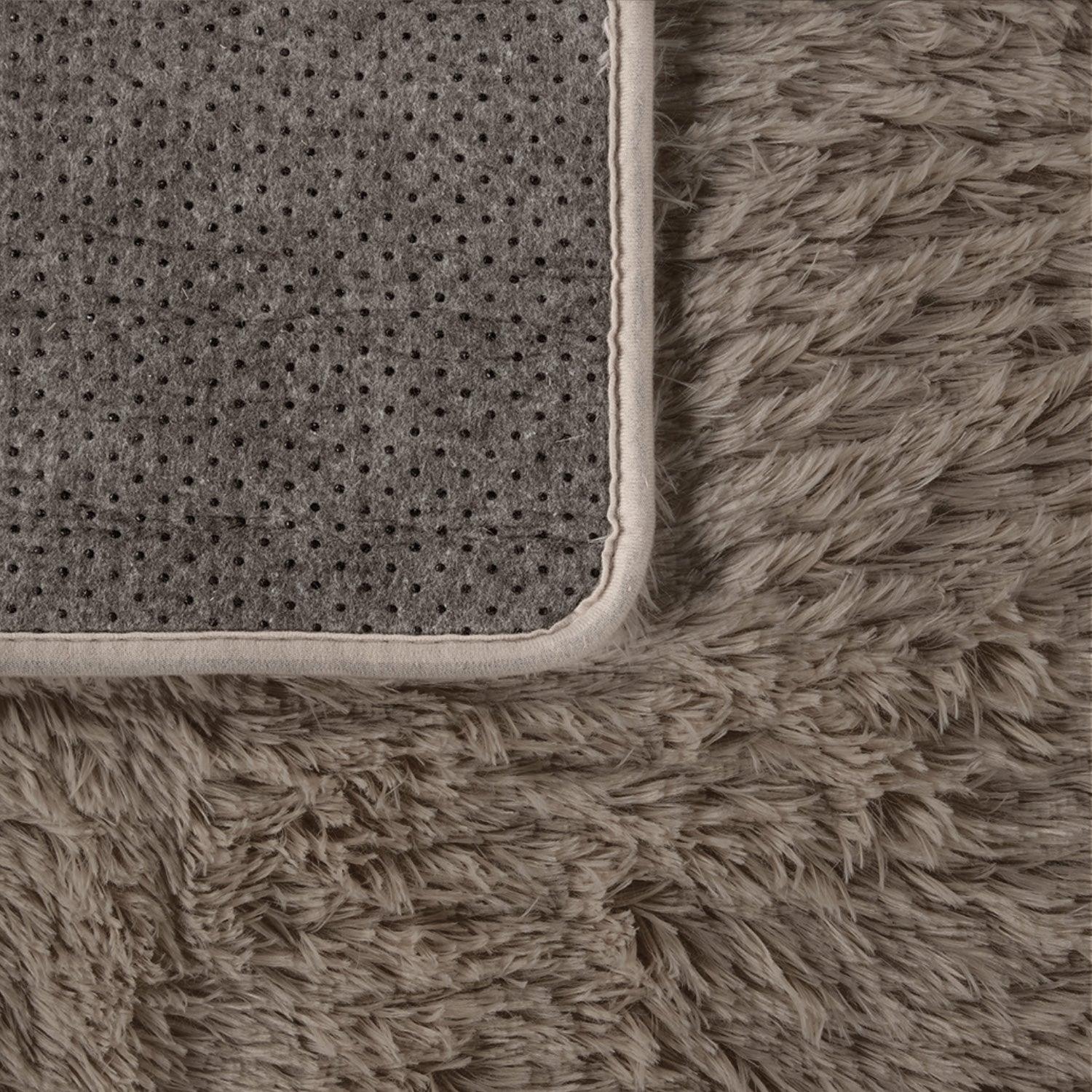 Comodo Area Rug