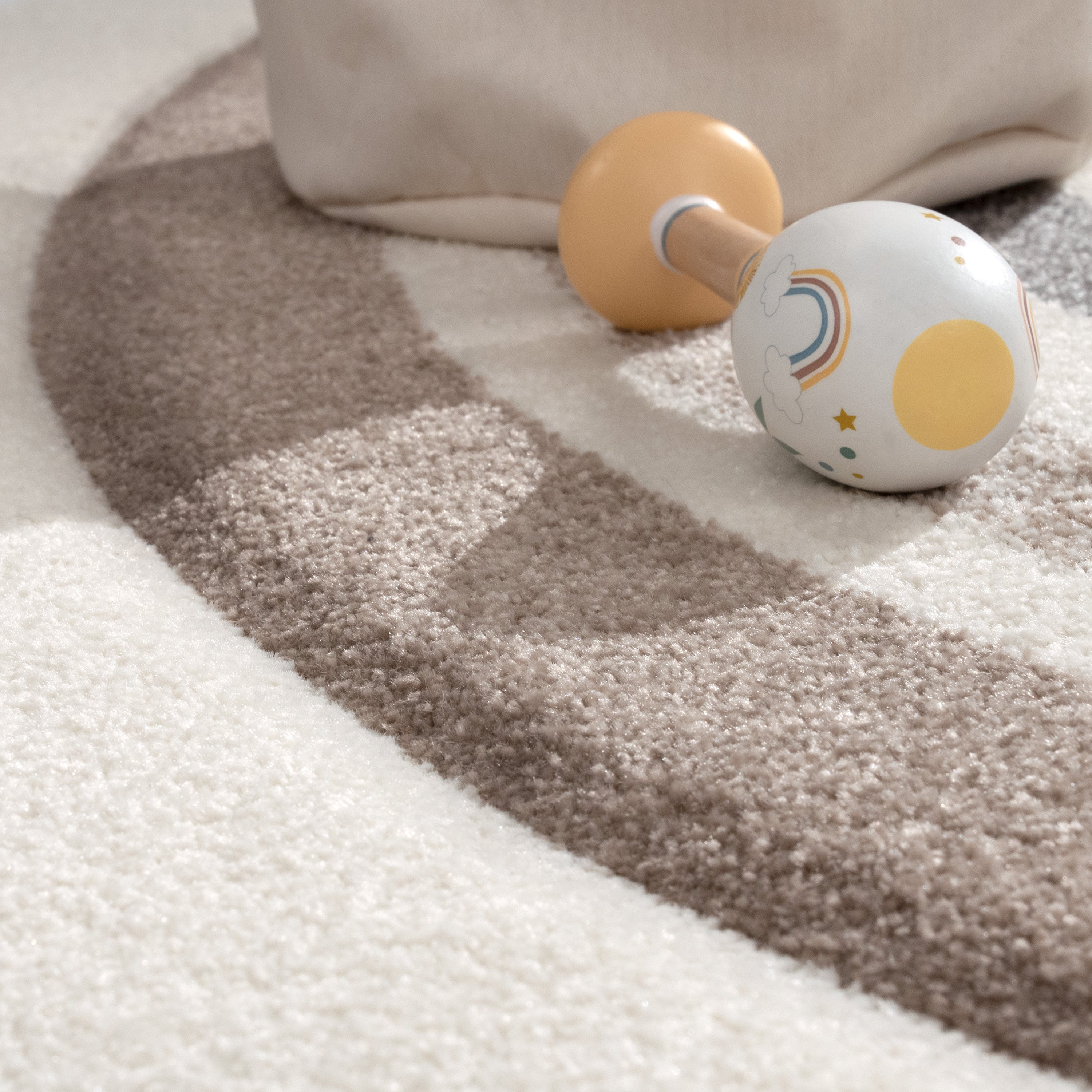 Cosmo Kids Rug | Rainbow & Hearts Cream Design