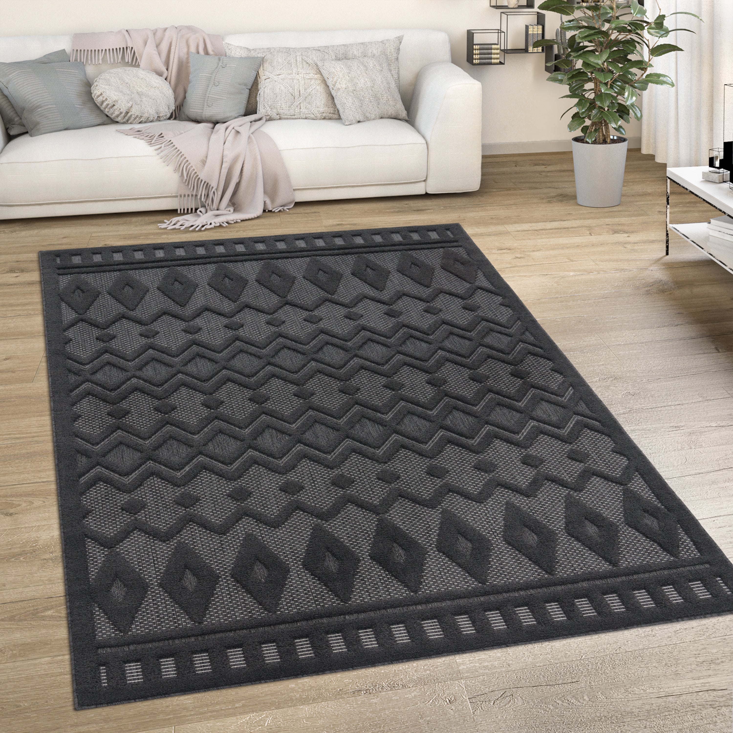 Outdoor Rug Livorno Geometric Trellis Pattern In Anthracite